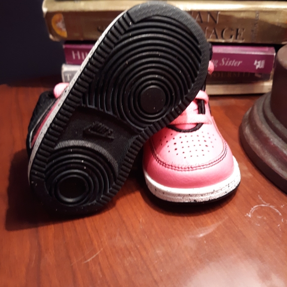 NiKE FLiGHT - Picture 2 of 6